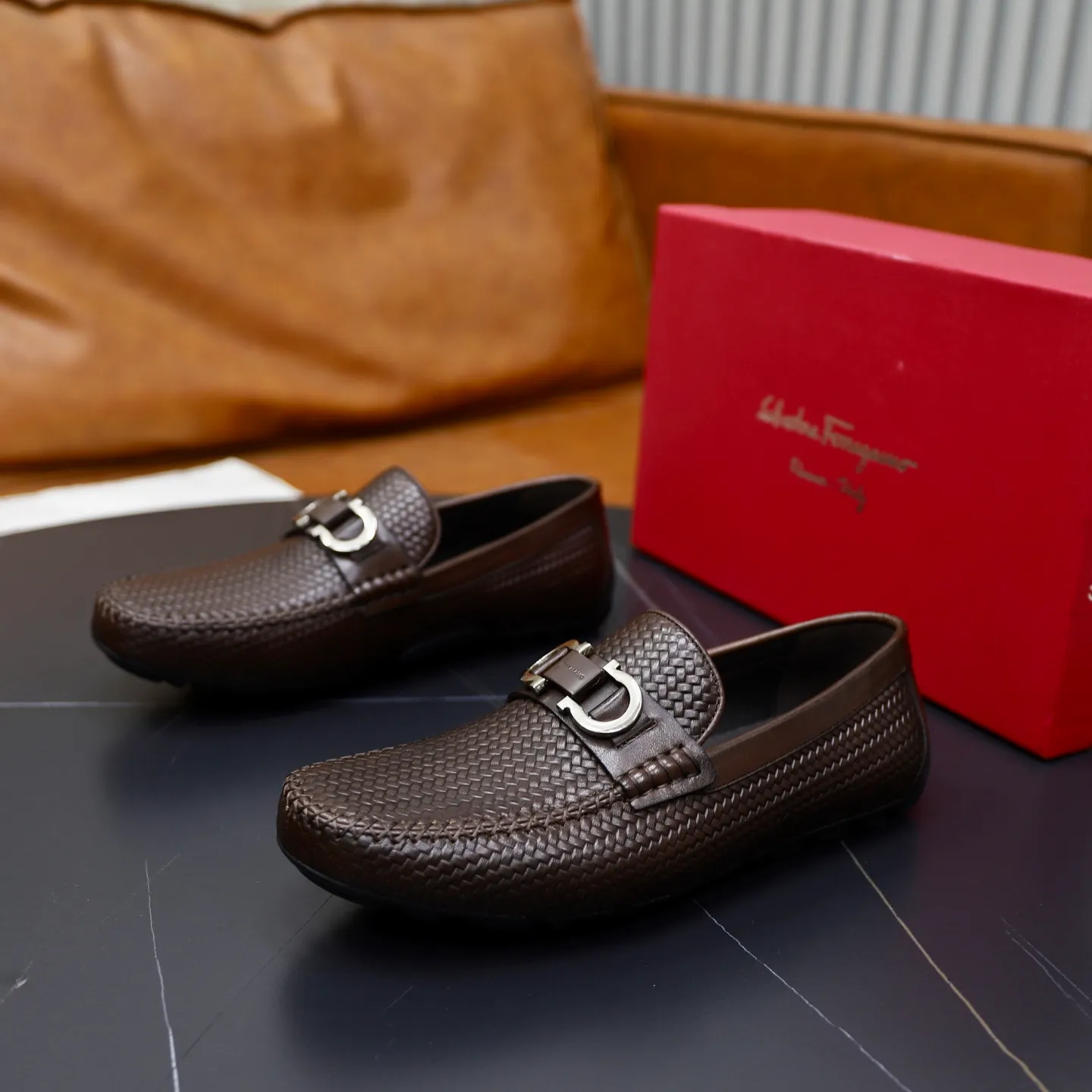 Ex-factory price: 480💰🙅‍♂️🙅‍♂️🙅‍♂️Niuli Brand: Ferragamo Standard code: Men's code 38/44 (45 customized) Grade: Same as the official website Material: Original imported cowhide leather lining Original wear-resistant lightweight outsole Style category: Men's casual slip-on shoes Bean shoes Distinguished luxury brand elements top luxury Color: actual picture color